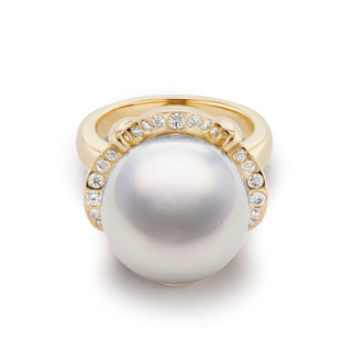 Diamond Clamshell Pearl Ring