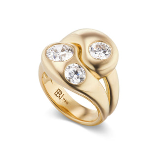 Knot Ring with 3 Diamond Rounds